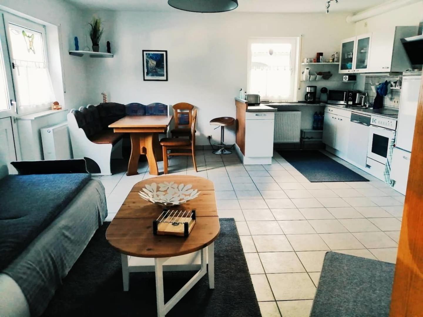 76 Qm Whg Im Eg Haus-Wohlfuehloase Vor Der Haustuer Apartamento Gladenbach Exterior foto
